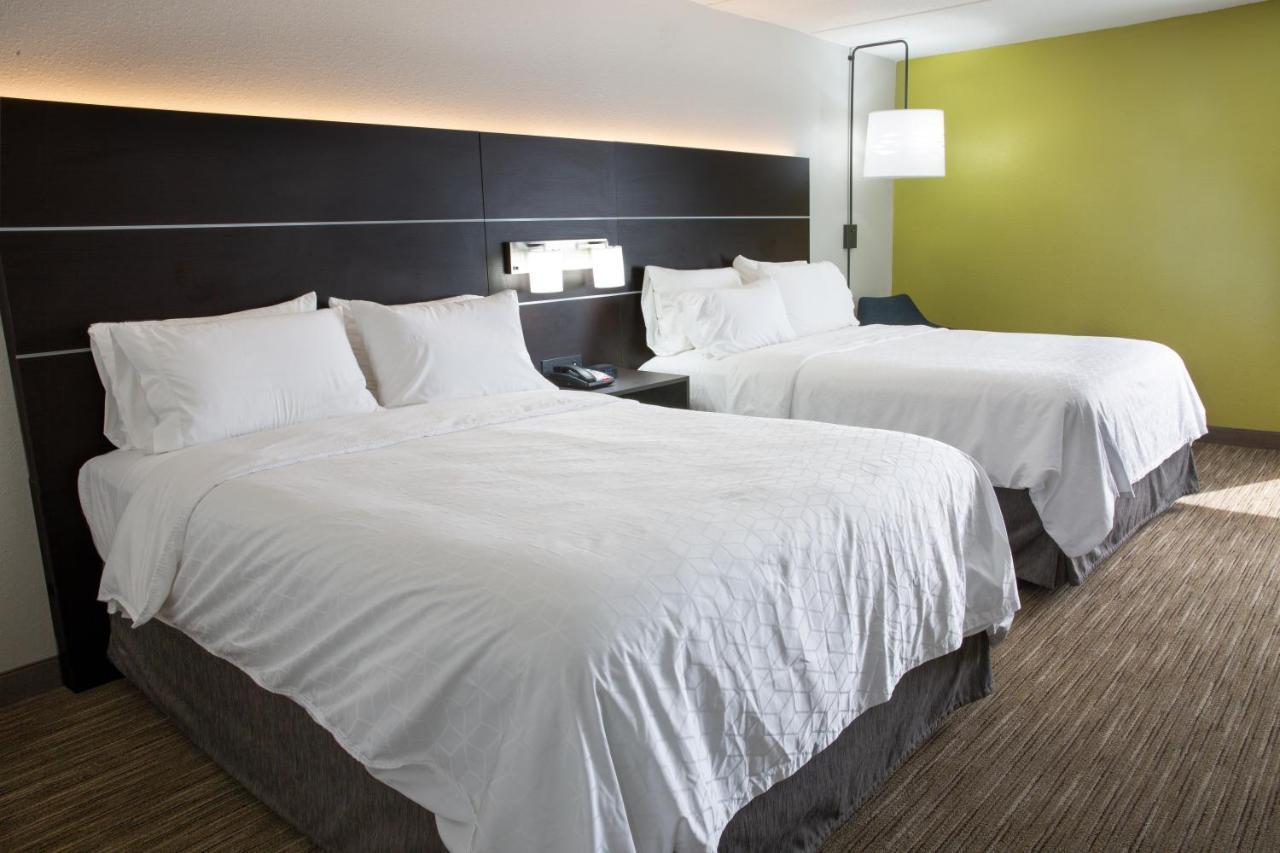 Holiday Inn Express Hotel & Suites Dayton-Huber Heights, An Ihg Hotel Exterior photo