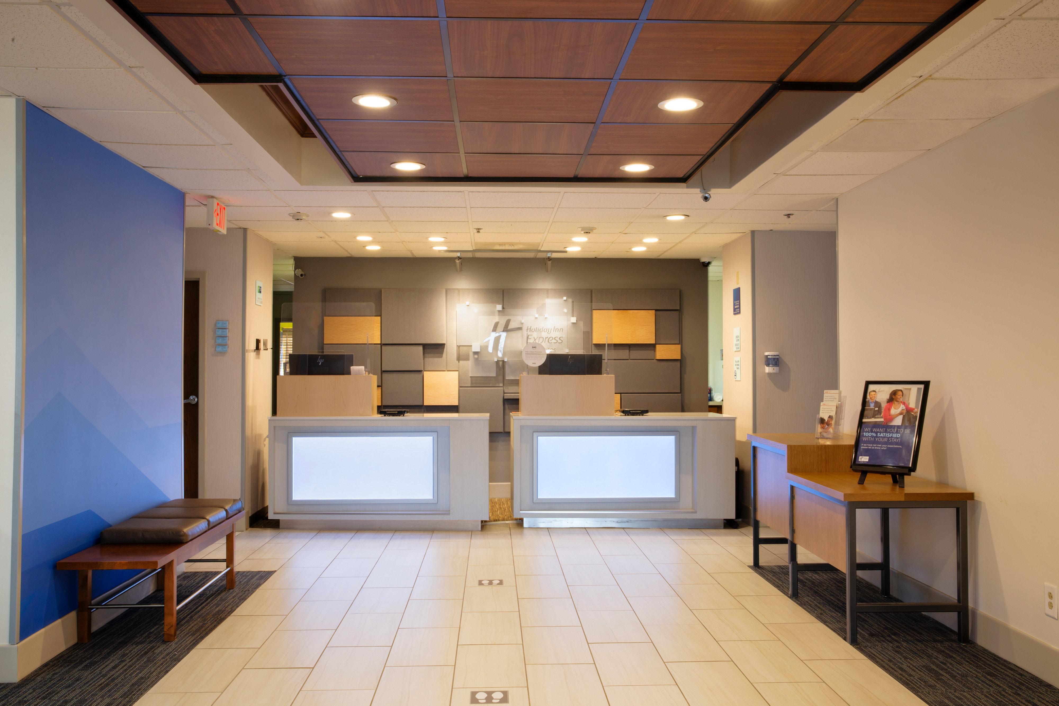 Holiday Inn Express Hotel & Suites Dayton-Huber Heights, An Ihg Hotel Exterior photo