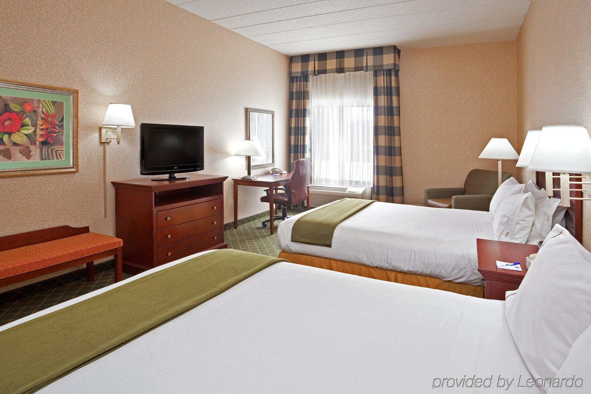 Holiday Inn Express Hotel & Suites Dayton-Huber Heights, An Ihg Hotel Exterior photo