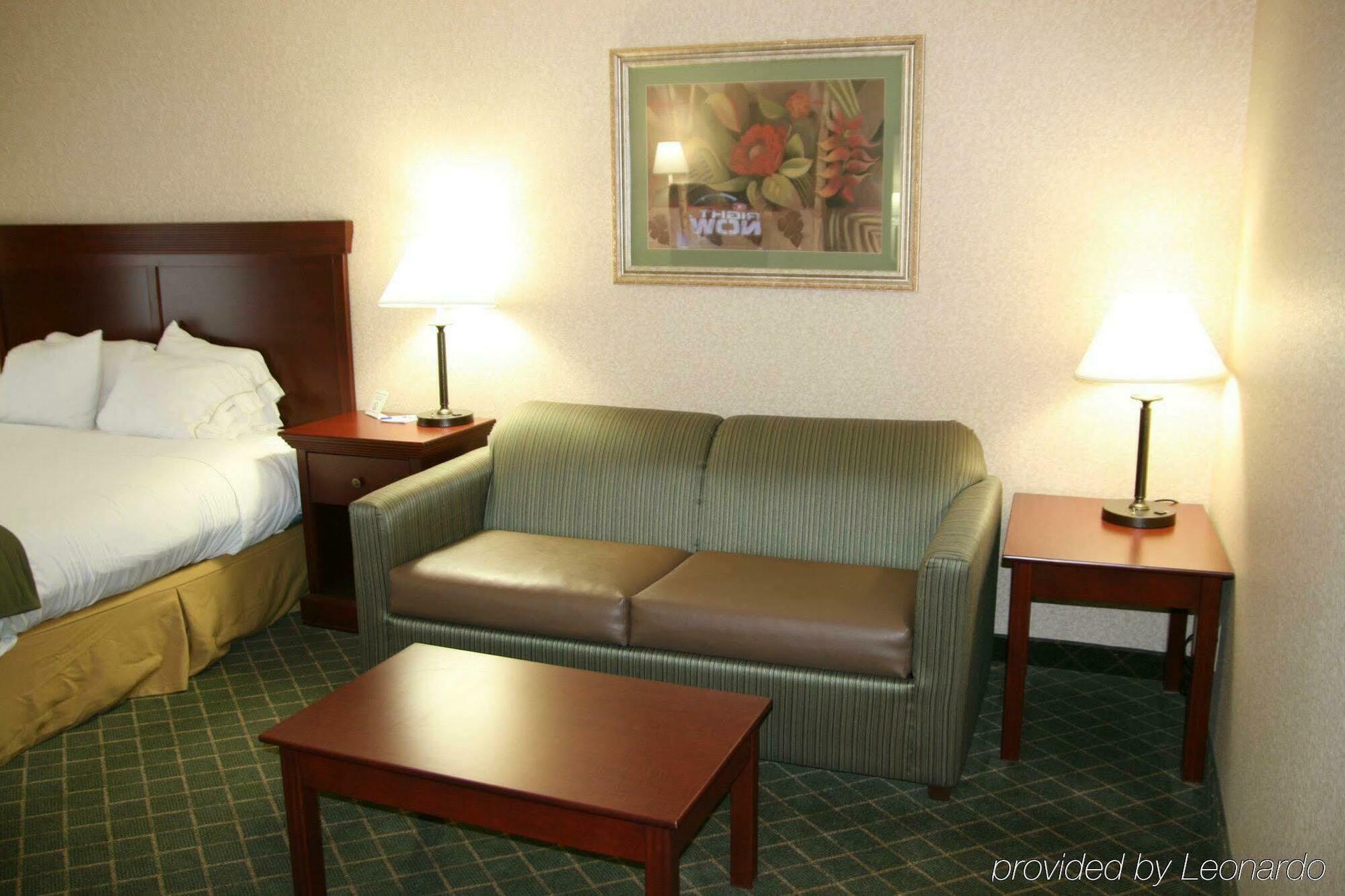 Holiday Inn Express Hotel & Suites Dayton-Huber Heights, An Ihg Hotel Exterior photo