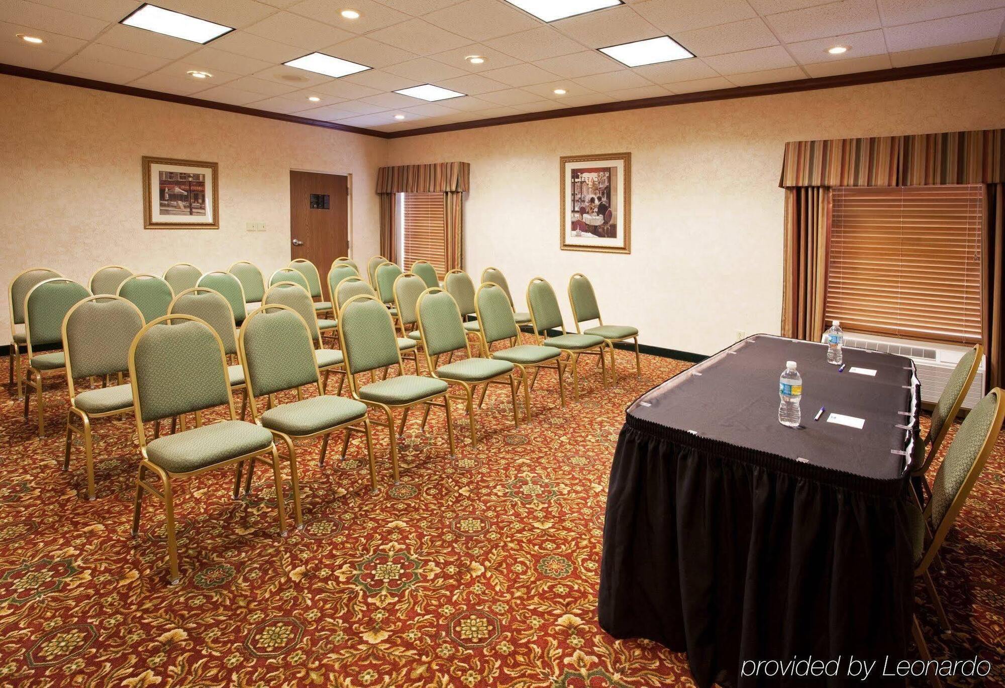 Holiday Inn Express Hotel & Suites Dayton-Huber Heights, An Ihg Hotel Exterior photo