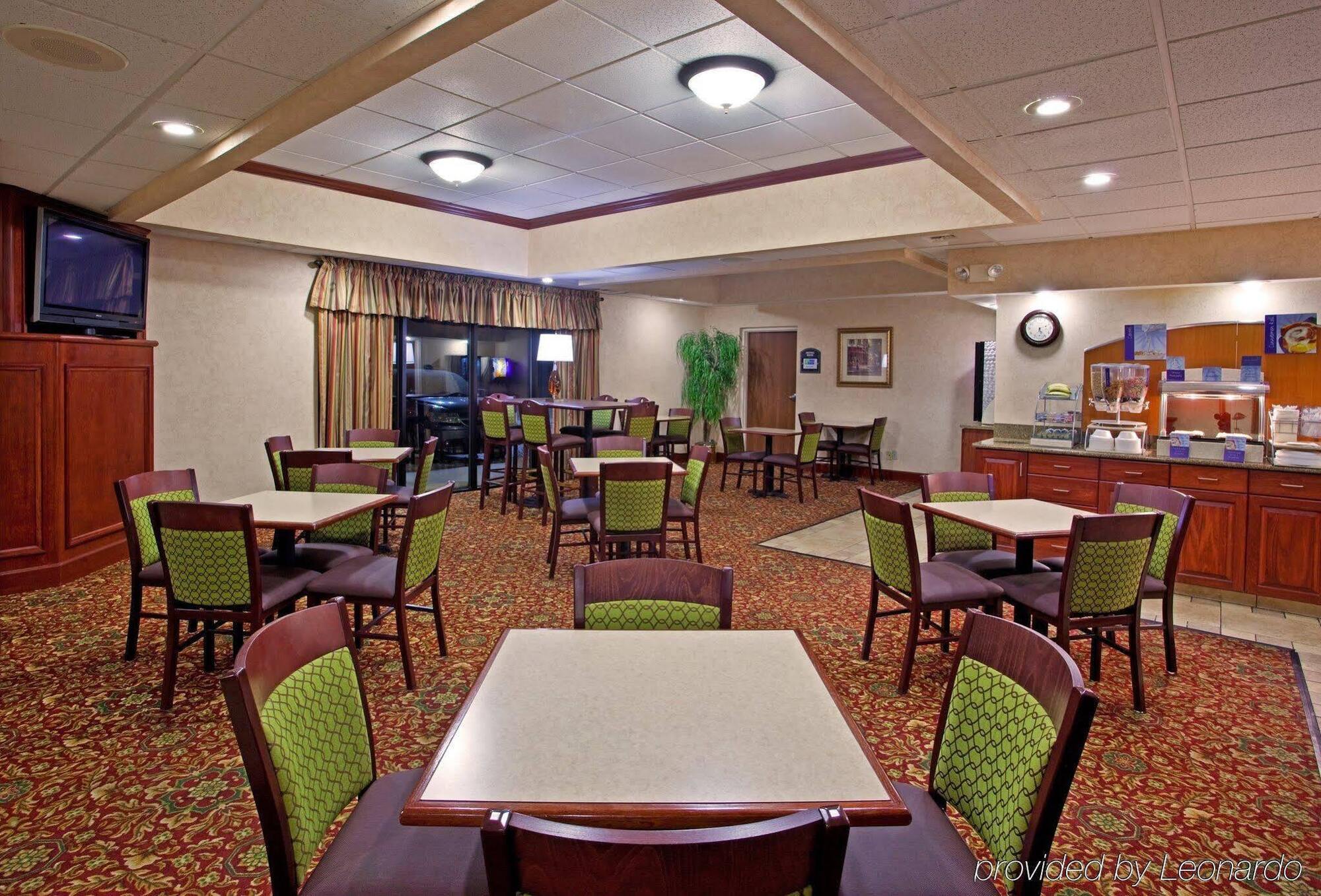 Holiday Inn Express Hotel & Suites Dayton-Huber Heights, An Ihg Hotel Exterior photo